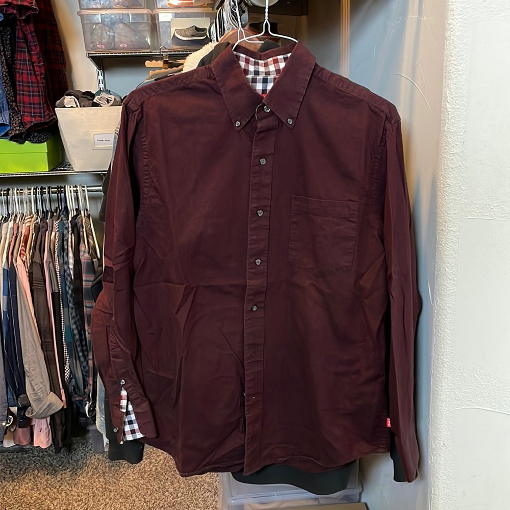 Izod mens button down. Medium. In good shape.